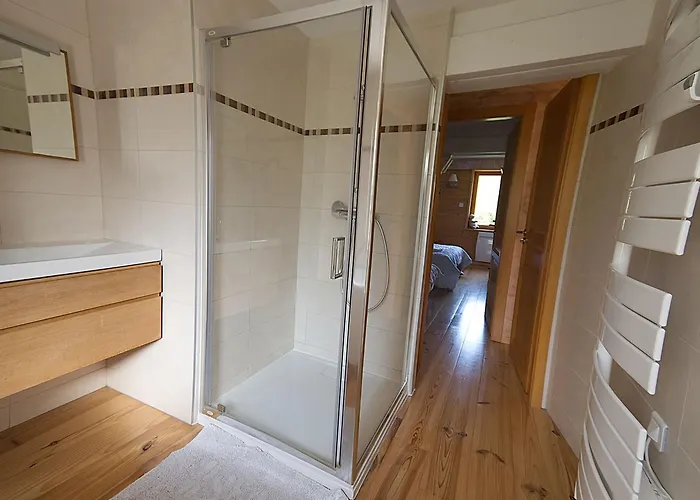 Familial Spacieux Avec Spa, Sauna Et Salle De Jeux - Fr-1-589-750 *