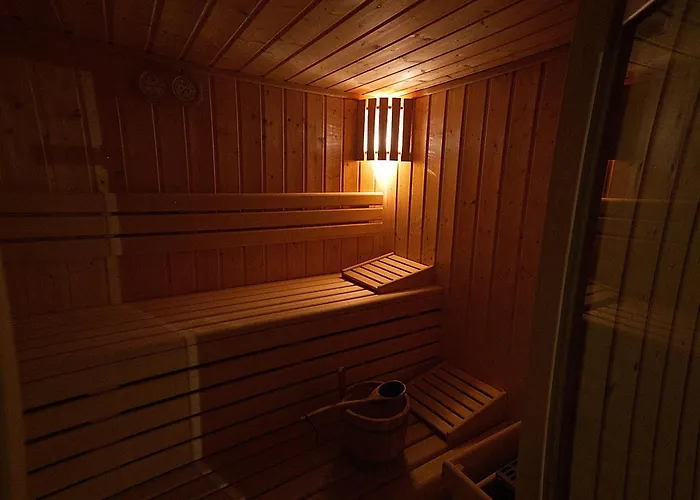Prázdninový dům Familial Spacieux Avec Spa, Sauna Et Salle De Jeux - Fr-1-589-750