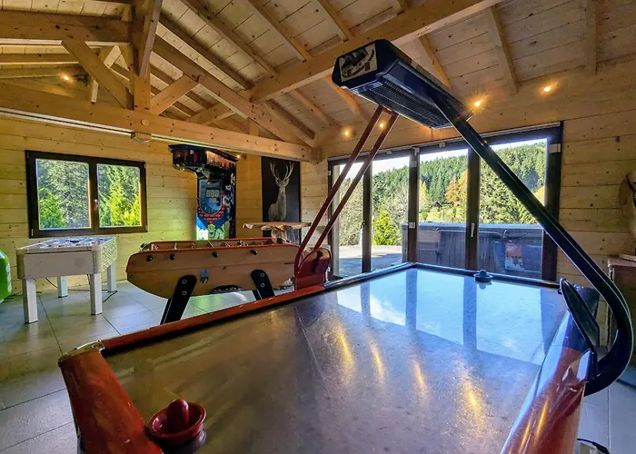 Familial Spacieux Avec Spa, Sauna Et Salle De Jeux - Fr-1-589-750 *