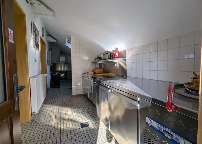 Prázdninový dům Familial Spacieux Avec Spa, Sauna Et Salle De Jeux - Fr-1-589-750